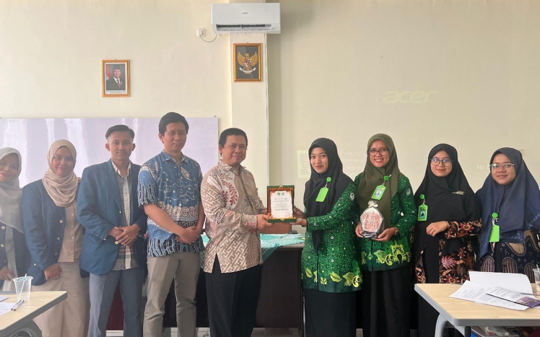 UNDIP Physics Holds Community Service: Interactive Optics Practicum and Phyphox App Training at SMA Tahfidz Yanbu’ul Qur’an 5 Tegal
