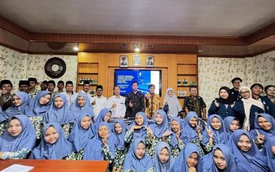 Tim Pengabdian kepada Masyarakat KBK Elektronika dan instrumentasi Undip Mengenalkan Penggunaan Arduino pada Siswa-Siswi Madrasah Aliyah di Jepara
