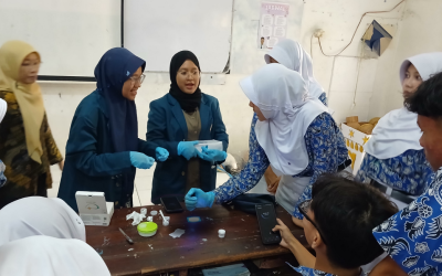 Bridging Physics and Daily Innovation: UNDIP Physics Outreach Program Promotes Nanomaterial Literacy at SMAN 12 Semarang