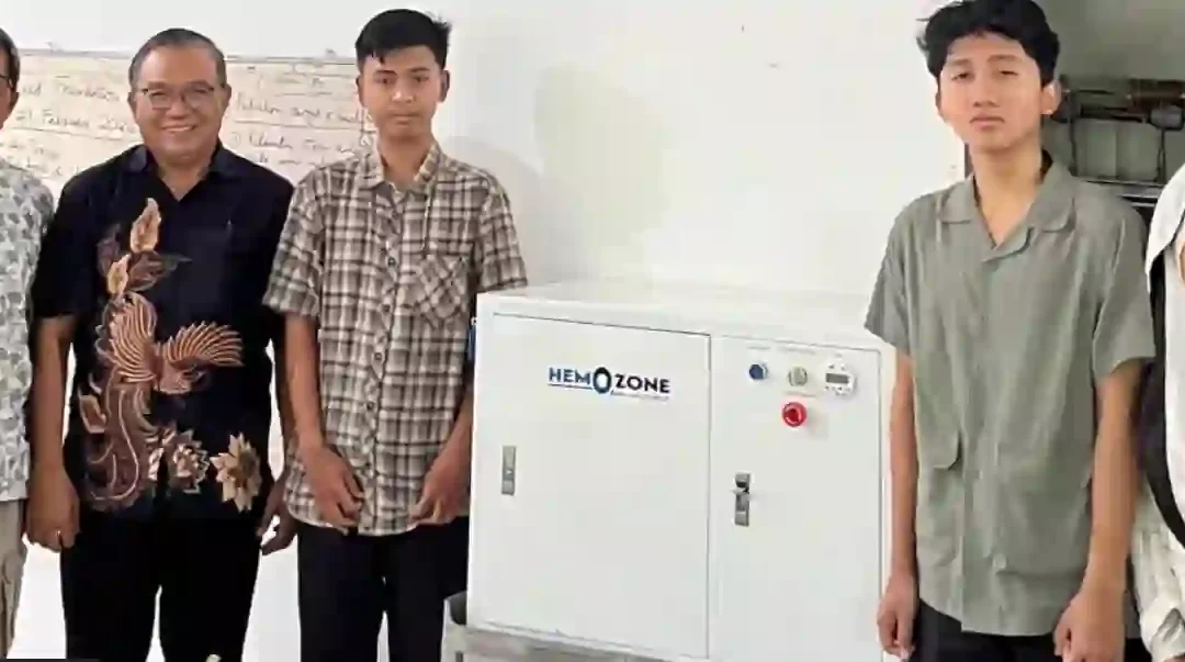 An Agreement for the Future: Two Outstanding Physics Alumni