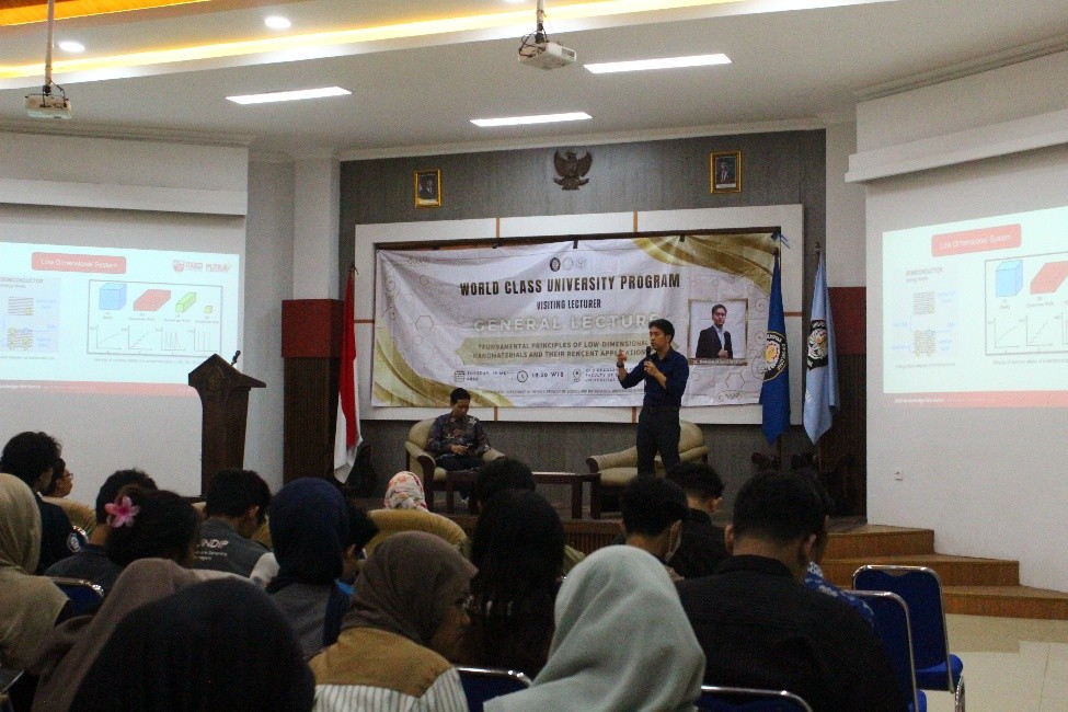 UNDIP Physics Visiting Lecturer Program Features Universiti Putra Malaysia Scholar to Boost Student Competence in Research and International Publication